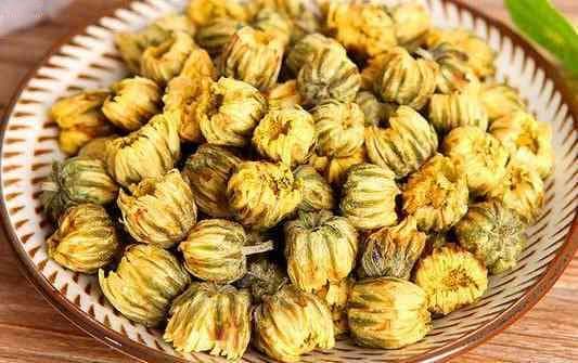 胎菊搭配哪种材料泡水更健康？