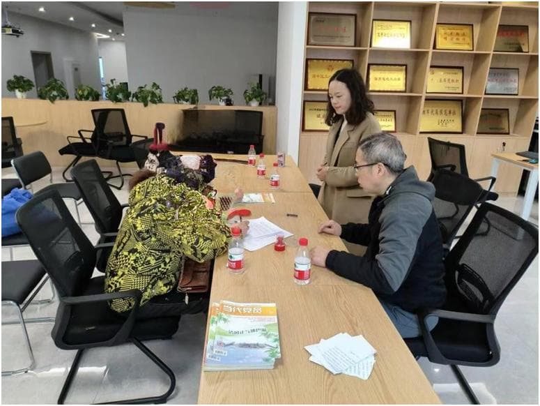租客引发漏水纠纷，社区法律顾问巧用调解化解邻里矛盾