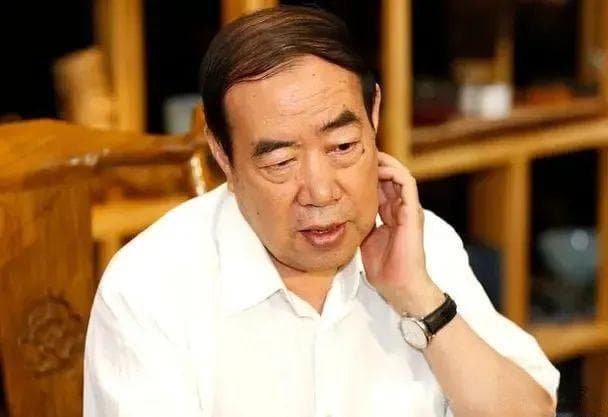 贾平凹散文《丑石》深度赏析
