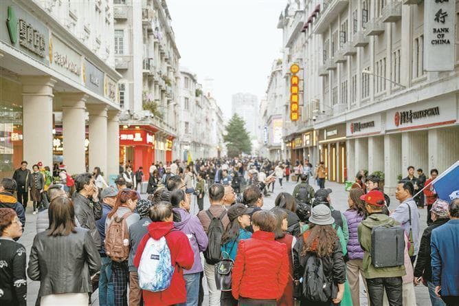 40人漫步厦门中山路：骑楼、老字号里寻访城市记忆