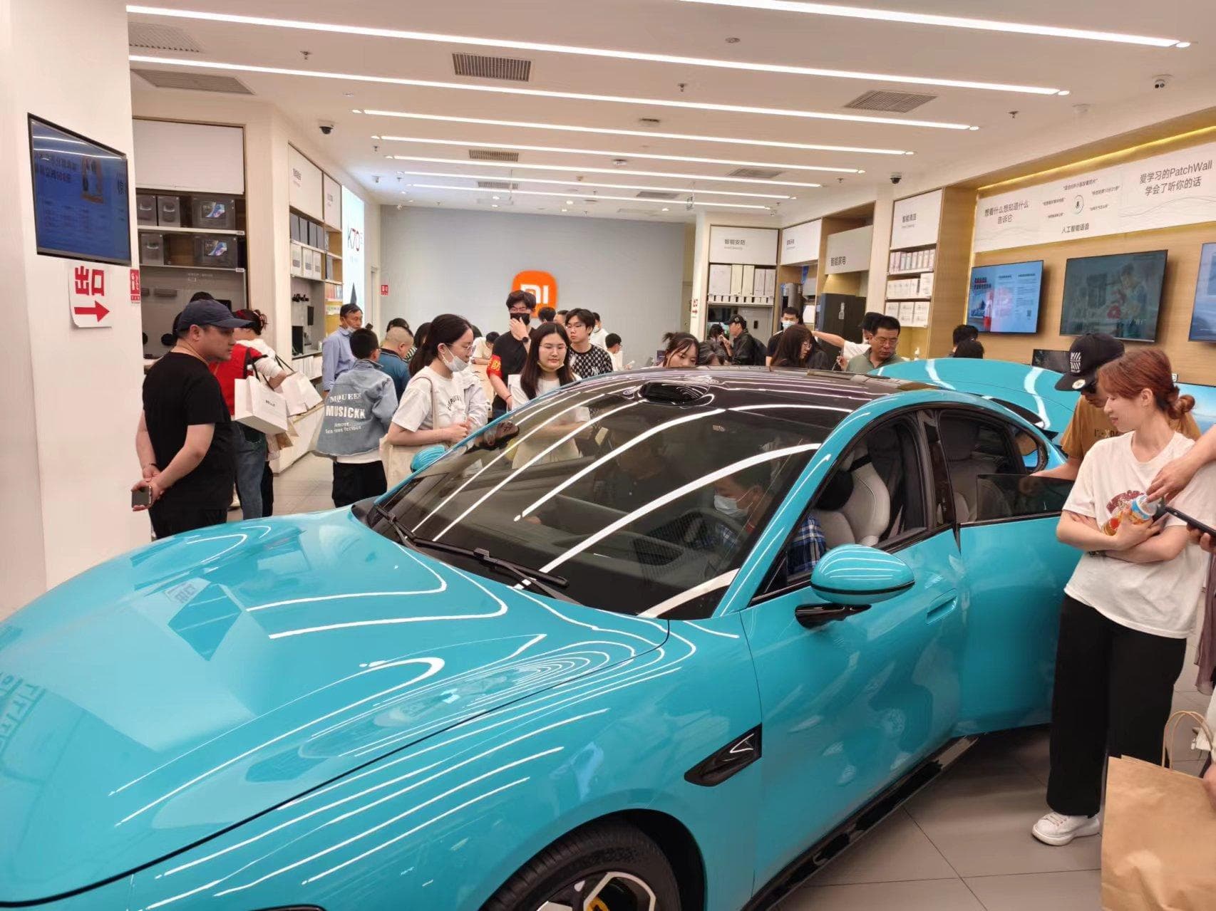 政策利好频出 新能源汽车开上消费“快车道”