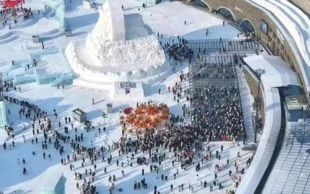 冰雪大世界回归，小型冰雪嘉年华却趁机崛起？