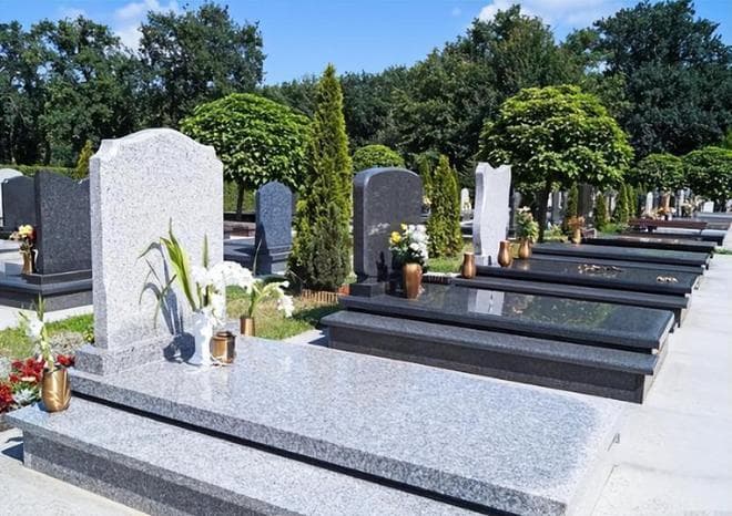 公墓使用权只有20年？如果到期不续费，骨灰会被挖出来吗？