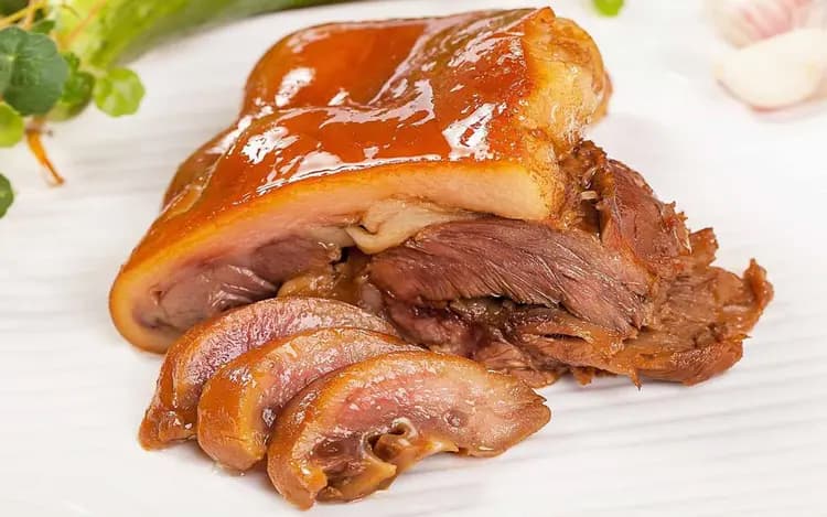 卤猪头肉，加上这4种香料就够了，去腥解腻，还能增加香味！