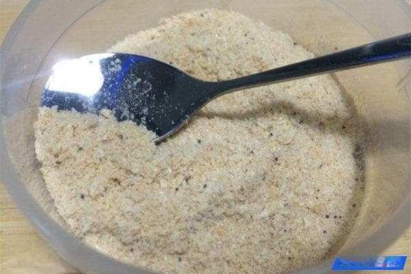 钓鲫高手都在用：自制饵料配方与血粉虾粉制作法
