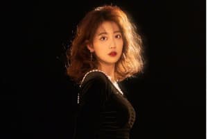 李艺彤：从SNH48成员到实力派演员的蜕变之路