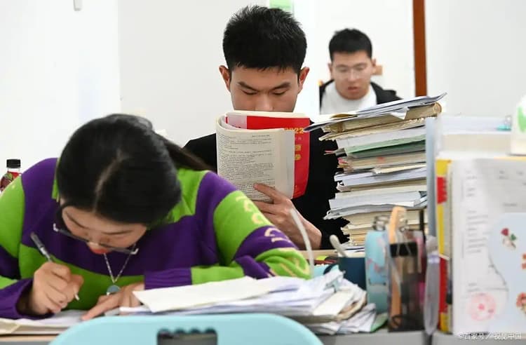 学习，是读书好还是看短视频？