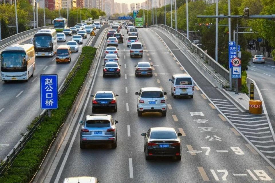 北京公交车道优化调整后，路面“提速”了吗？