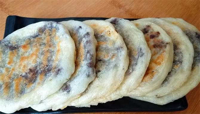 发面豆沙饼最简单做法，不擀面不揉面，挤一挤，转一转，香甜柔软