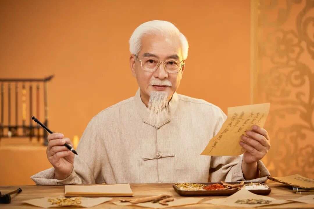 春天一定要会用菊花！但是菊花品种多，功效也不同，看看你是否用错了？