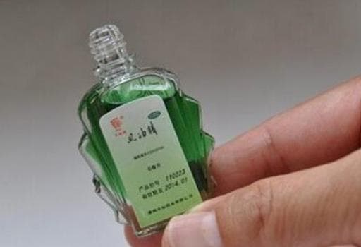 手被502胶水粘住了怎么办