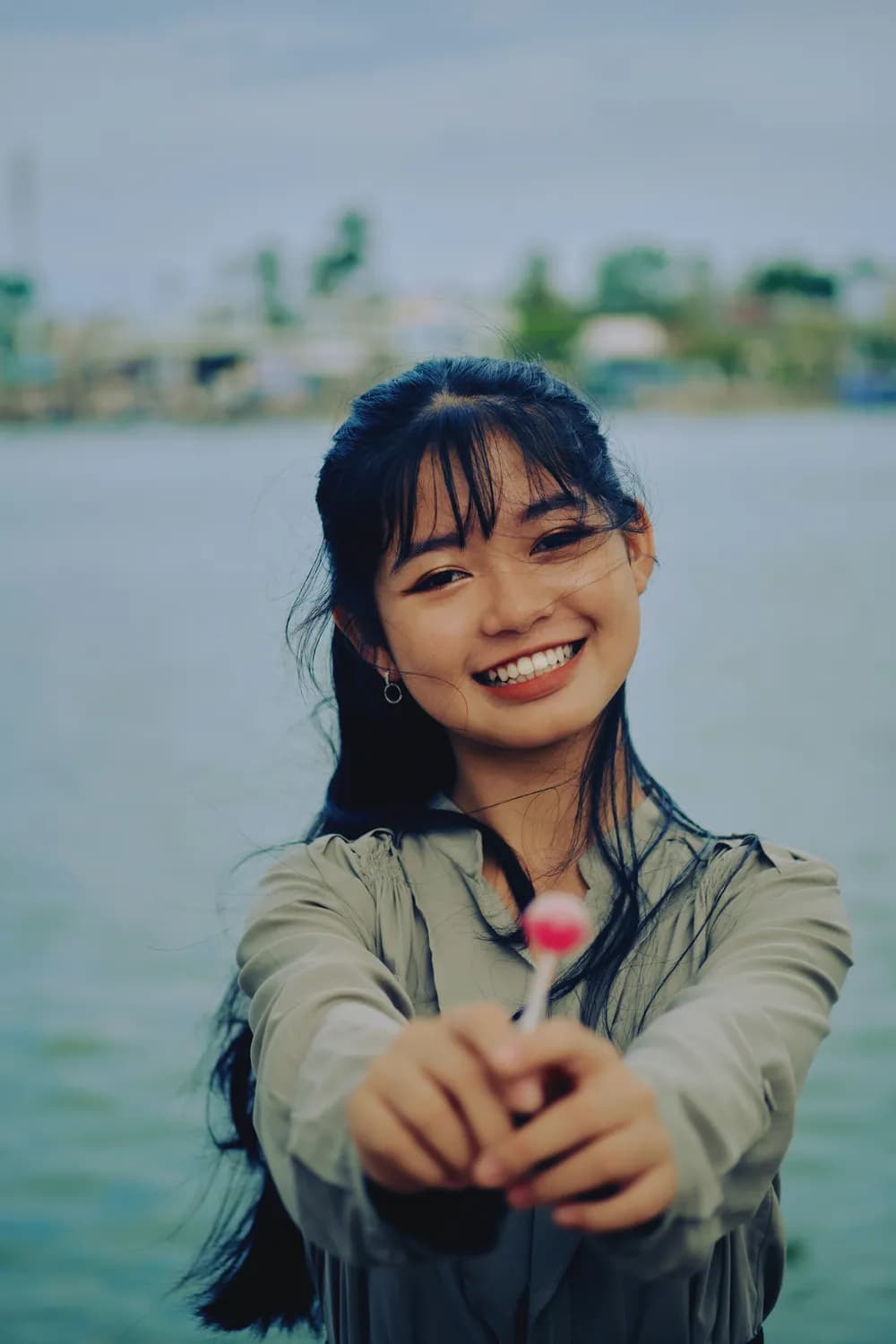 小艾的表情包秘诀：如何用创意拉近与粉丝的距离