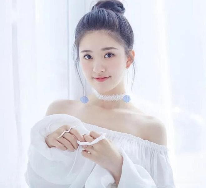 赵露思为什么现在挺火的？