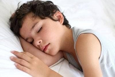 家长如何帮助孩子在新学期养成健康的睡眠习惯？