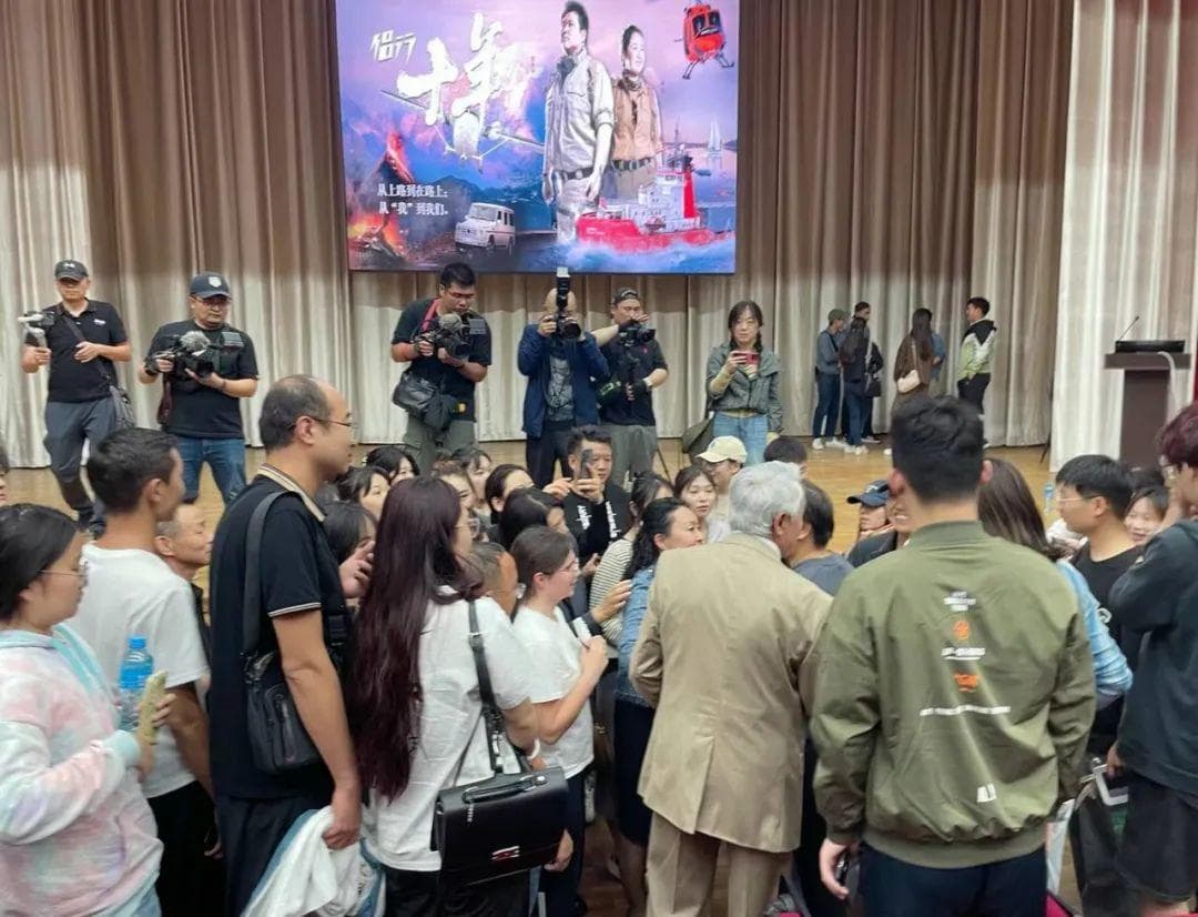 中国知名环球旅行者在比什凯克分享旅行见闻感受