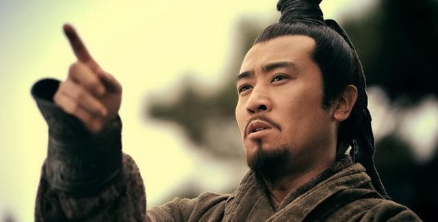 刘备称帝时，文臣和武将之首分别是谁？两个人选都在意料之中
