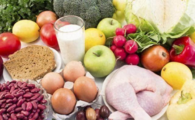 糖尿病患者必吃的三种食物：深色蔬菜、奶制品和蛋类