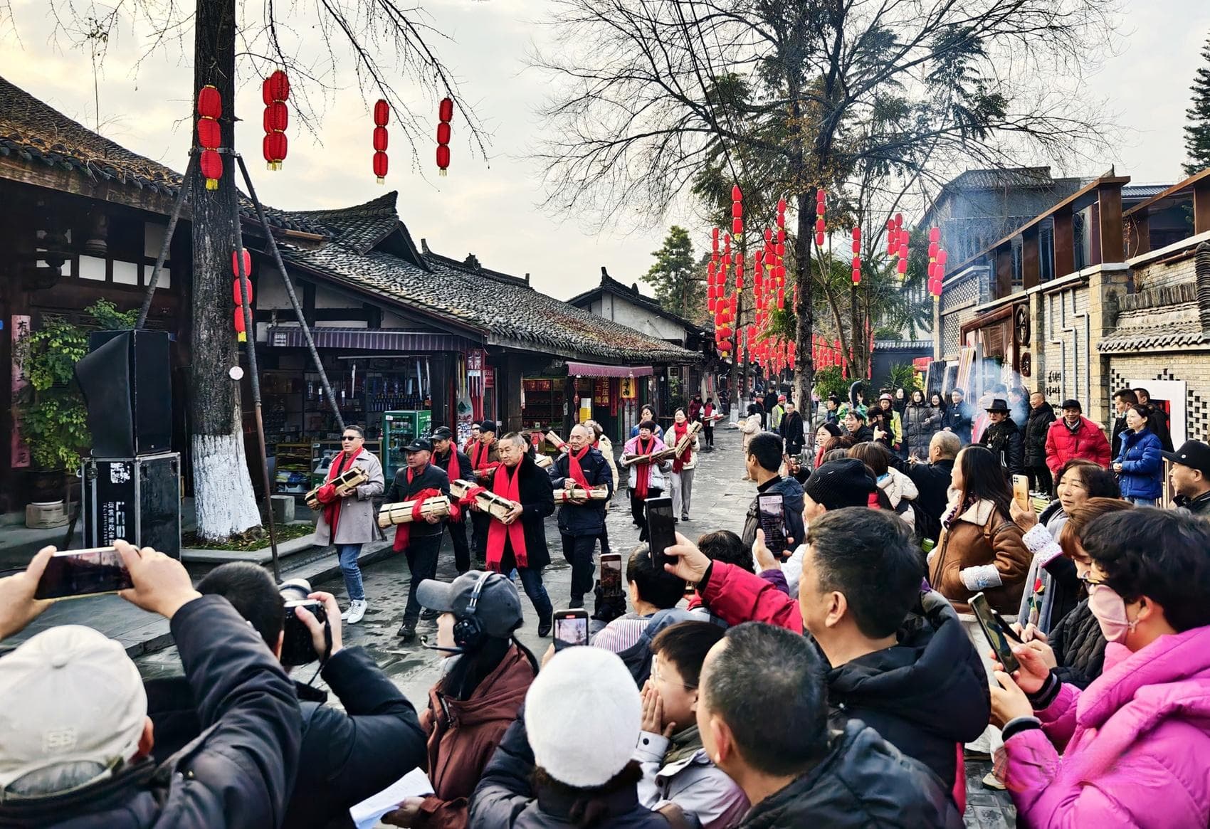 阆中古城：春节老人赐福，体验地道年味