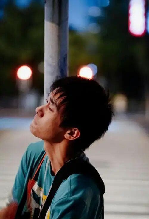 易烊千玺主演《小小的我》上映，脑瘫题材助其转型实力派