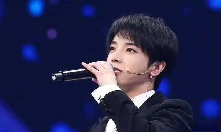 为什么华晨宇被湖北人认为是乐坛之光？