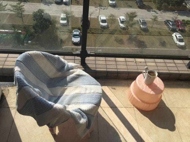 镜子正对阳台好吗？家居风水与空间布局的巧妙结合