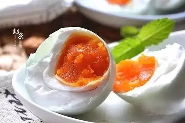 咸鸭蛋的营养与制作秘籍：美味与健康并存的秘诀！
