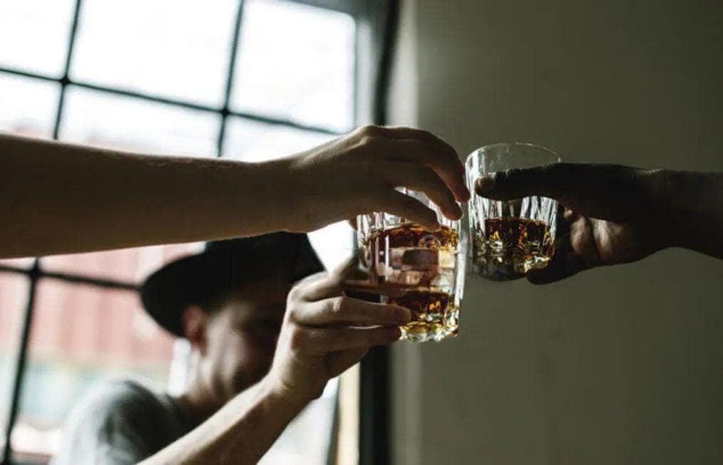 饭局酒桌，不想喝酒顾虑多，三步教你轻松远离酒精伤害