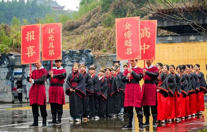 达州渠县：元九登高 老传统焕发新活力