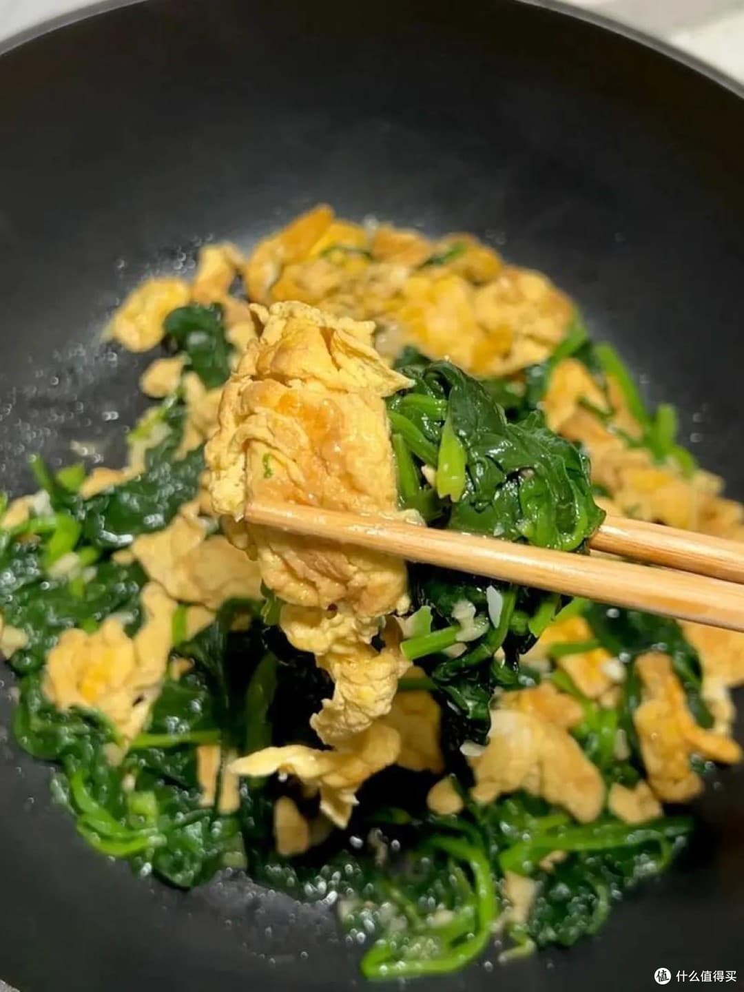 菠菜炒鸡蛋：春天里的美味家常菜