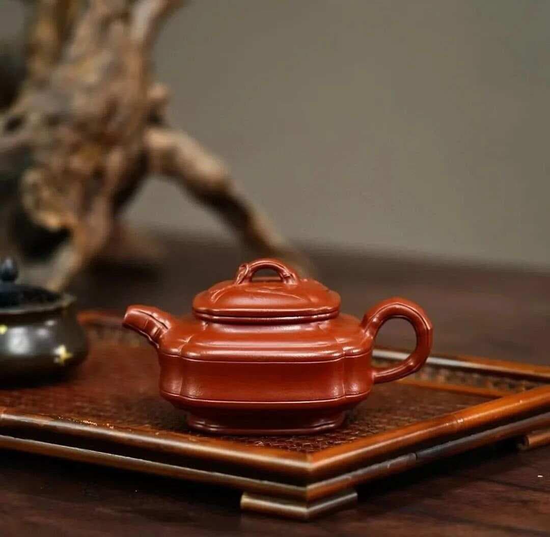 紫砂壶泥料科普：朱泥与红泥的七大区别详解