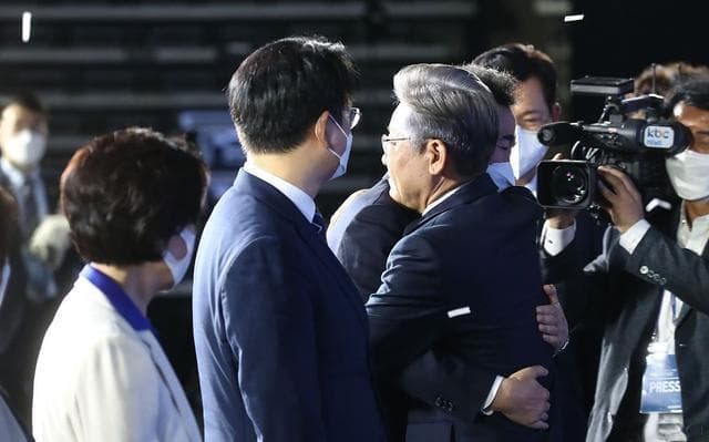 韩国外交之路：寻求平衡的智慧
