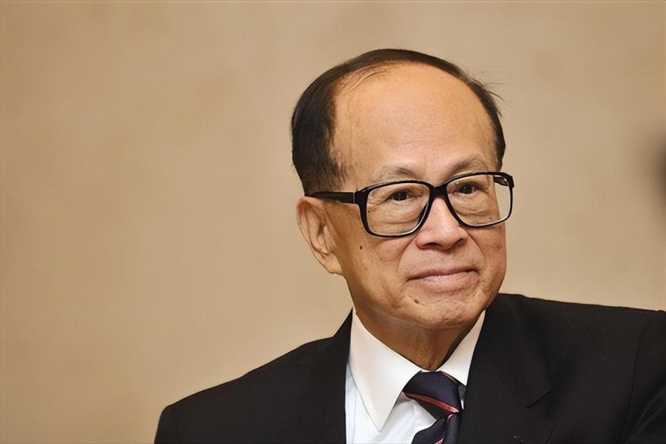 利润下滑1百多亿后，李嘉诚开始变招，零售帝国提拔首位女性CEO