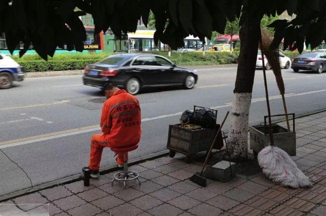 环卫工人权益保障现状与对策