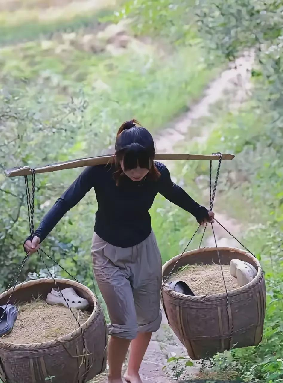 虚假农村生活：网红短视频背后的误导与反思
