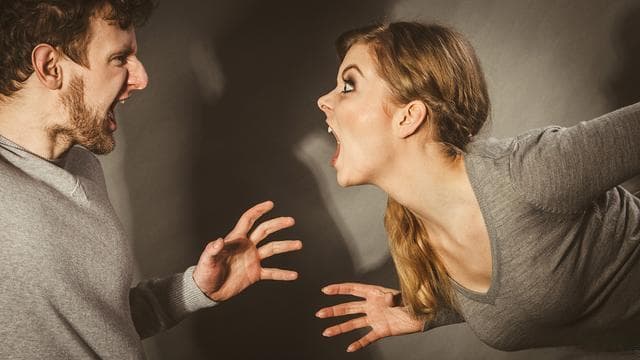 频繁吵架的两人：是磨合之痛还是不合适之兆？