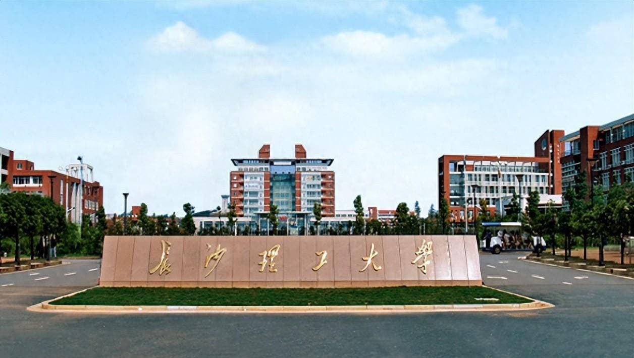 广州大学城，二本大学集聚的教育圣地有何特色？