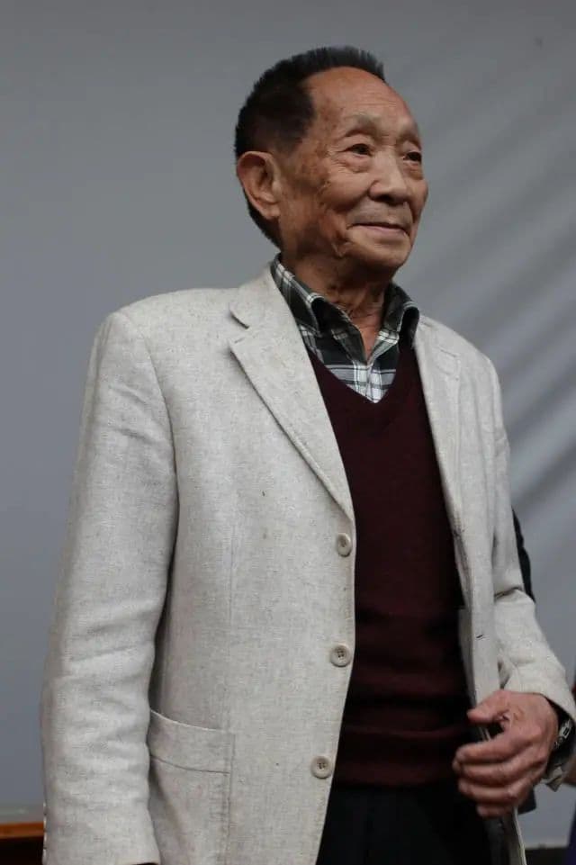 袁隆平：一位人民英雄的一生