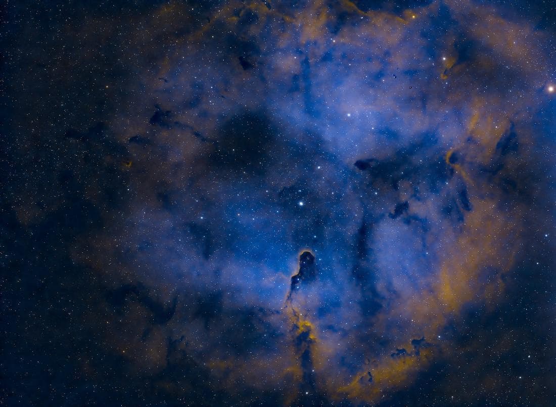 探秘沙普利斯亮星云表：穿越银河系星云的奇妙之旅