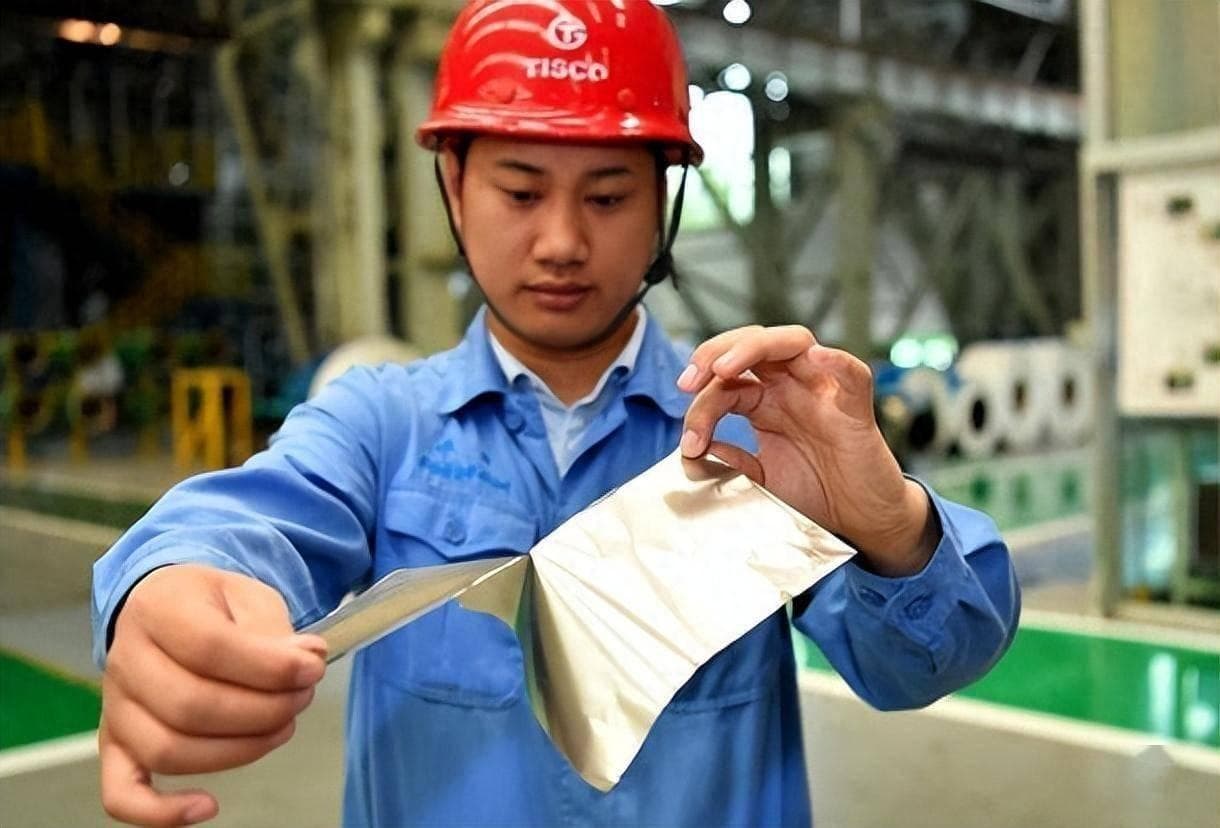 中国“手撕钢”有多强？厚度仅为0.015毫米，成功打破日德封锁！
