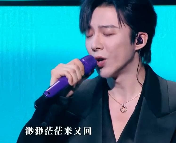 王力宏肖战澳门同台，一个举动温暖全网