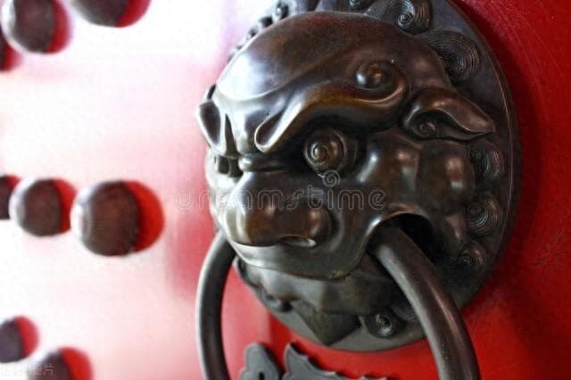 【家居风水】大门朝向与青龙位的奥秘：打造和谐家居环境