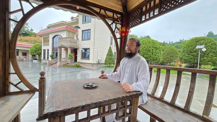 风水师是合法职业吗？专家解读其法律地位与社会认知