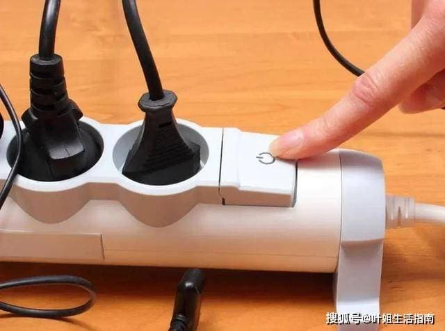 空调不用了，插头要不要拔下来？好多人都做错了，看完赶紧改！