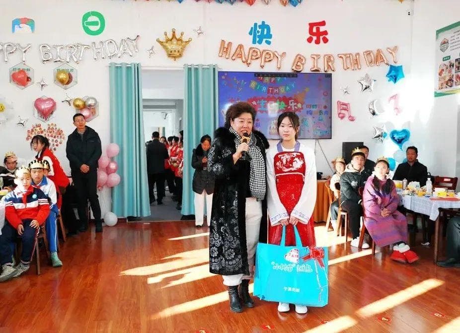 爱心女企业家李彩虹：投身慈善10余年 点滴关爱暖童心