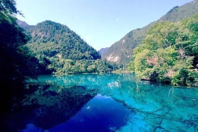 四川十大必去景点：九寨沟、峨眉山等自然人文精华