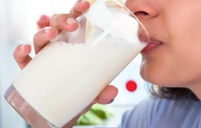 牛乳的性味探究 中医认为：补血脉，安心神，长肌肉，牛乳需供之为常食