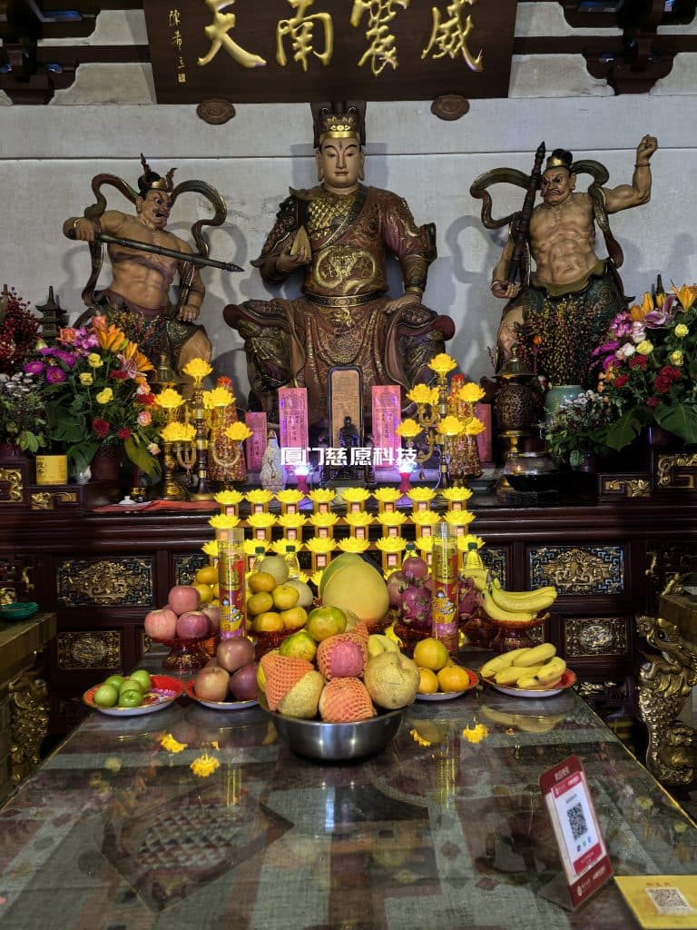 去寺院或道观怎么祭拜供奉