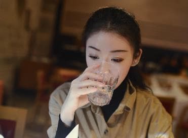 经济不景气找工作难？这7种副业在家就能做