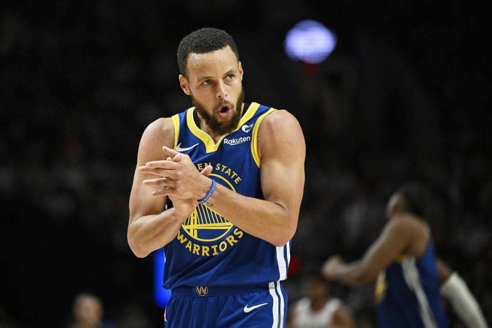 美媒评NBA历史最强阵容：常规赛能82胜0负，至少11连冠！