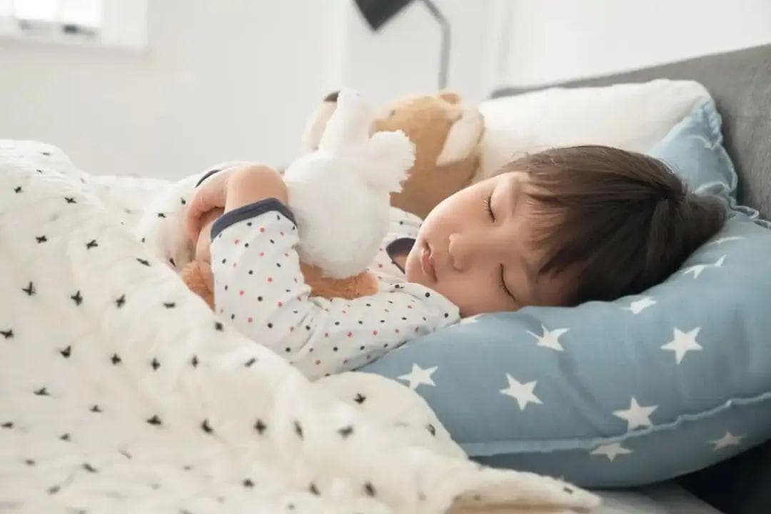 宝宝健康睡眠，宝爸宝妈可省大心了